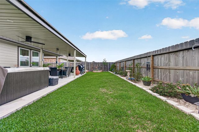 10626 Deussen Lane, Texas City, TX 77591