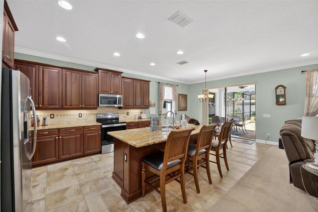 204 DAKOTA HILL DRIVE, Seffner, FL 33584