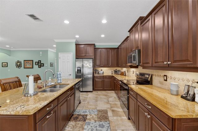 204 DAKOTA HILL DRIVE, Seffner, FL 33584
