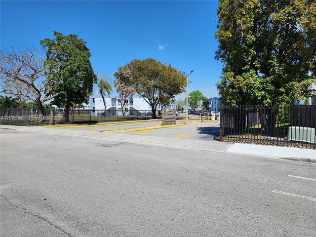 15615 SW 74th Cir Drive 13-2, Miami, FL 33193