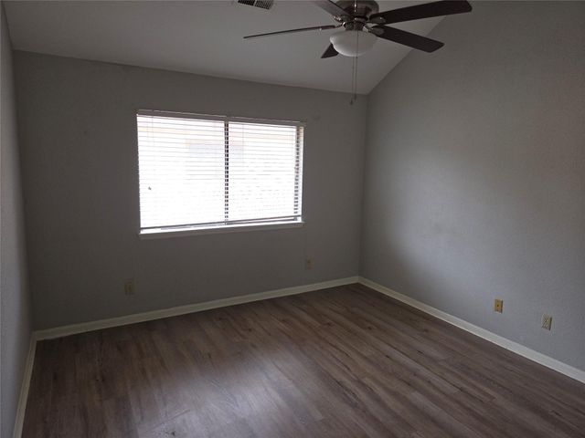2425 Holly Hall Street 107, Houston, TX 77054