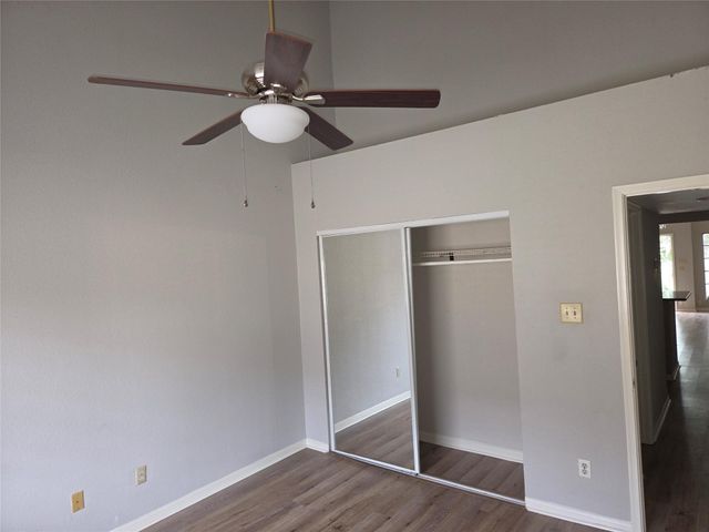 2425 Holly Hall Street 107, Houston, TX 77054