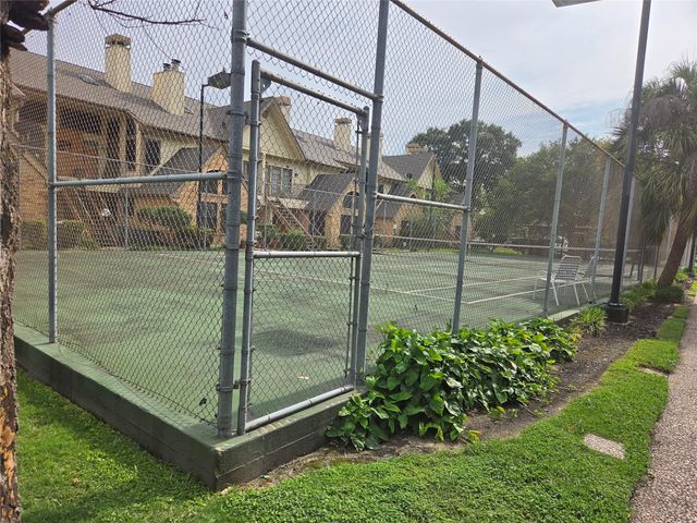 2425 Holly Hall Street 107, Houston, TX 77054