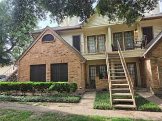 2425 Holly Hall Street 107, Houston, TX 77054