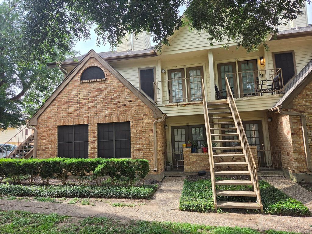 2425 Holly Hall Street 107, Houston, TX 77054