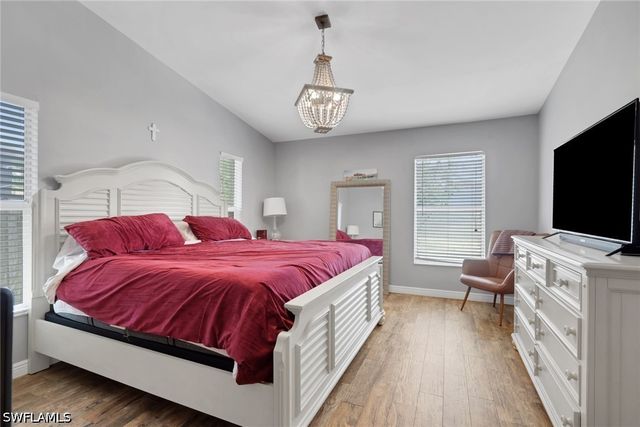 3300 Valencia DR, Naples, FL 34120