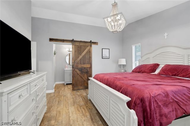 3300 Valencia DR, Naples, FL 34120