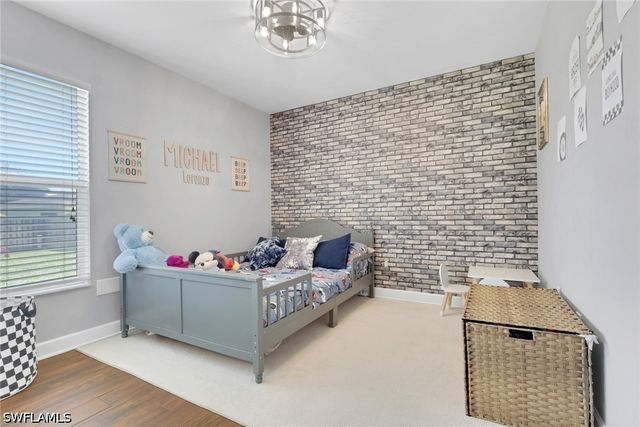 3300 Valencia DR, Naples, FL 34120