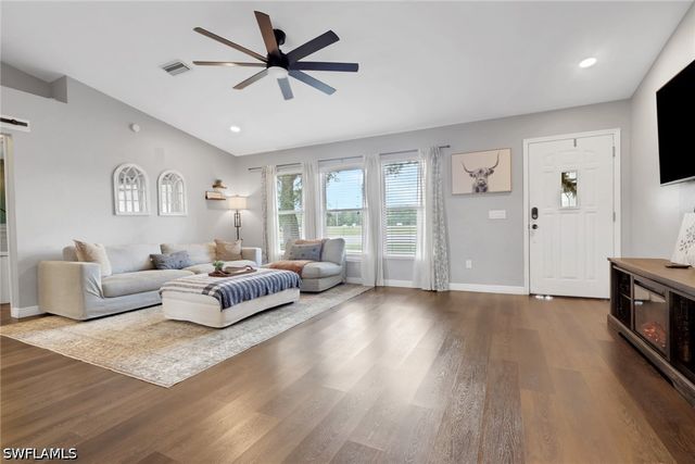 3300 Valencia DR, Naples, FL 34120