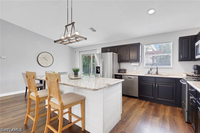 3300 Valencia DR, Naples, FL 34120