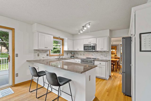 12942 Maple Knoll Way, Maple Grove, MN 55369