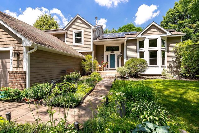 12942 Maple Knoll Way, Maple Grove, MN 55369