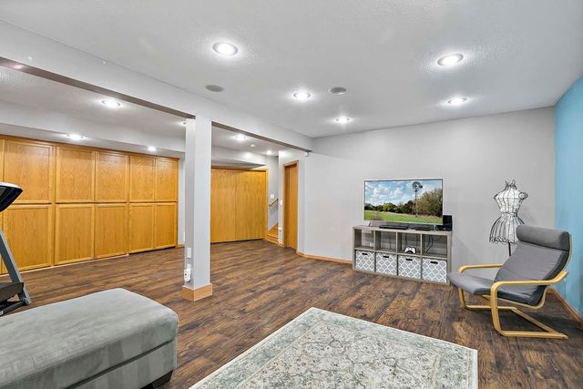 12942 Maple Knoll Way, Maple Grove, MN 55369