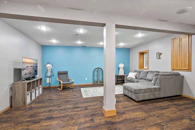 12942 Maple Knoll Way, Maple Grove, MN 55369