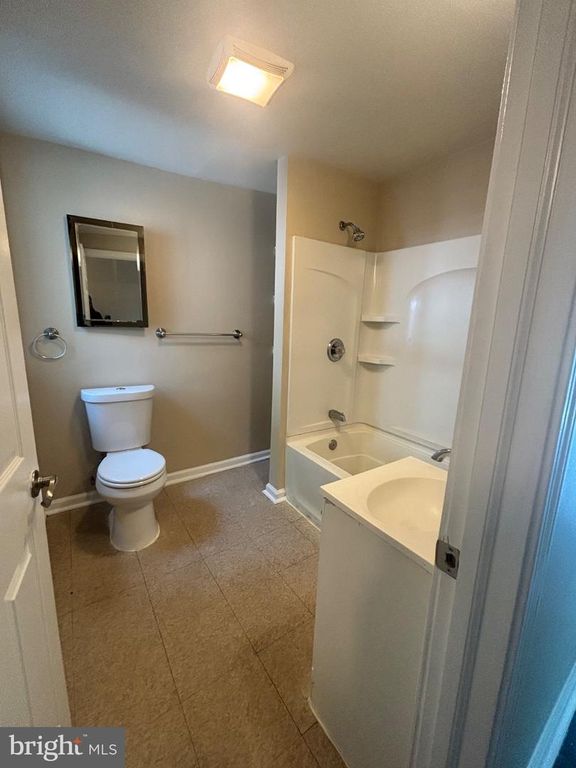 2221 FAIRHILL ST, Philadelphia, PA 19133 — photo 5