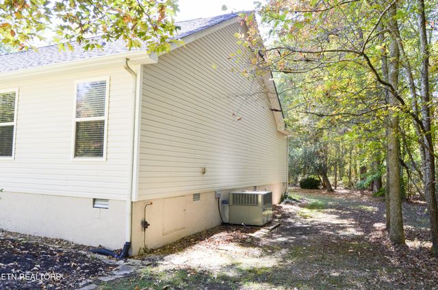 329 Hilltop Drive, Crossville, TN 38555