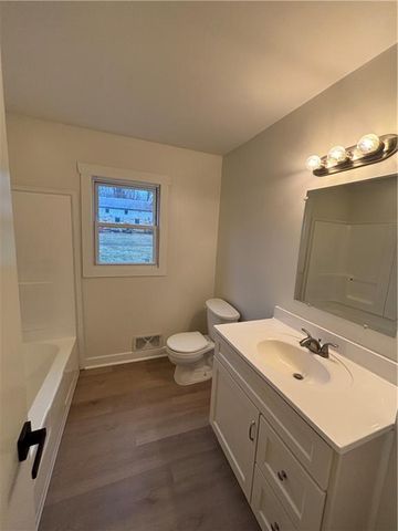 5317 Waukomis Drive, Kansas City, MO 64151