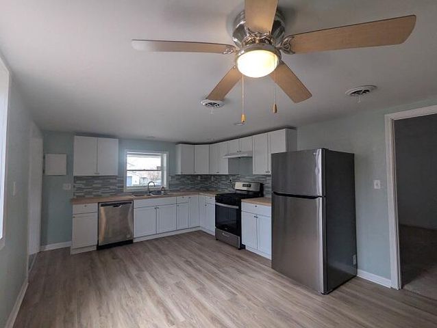 189 Ackerson Lake Drive, Jackson, MI 49201