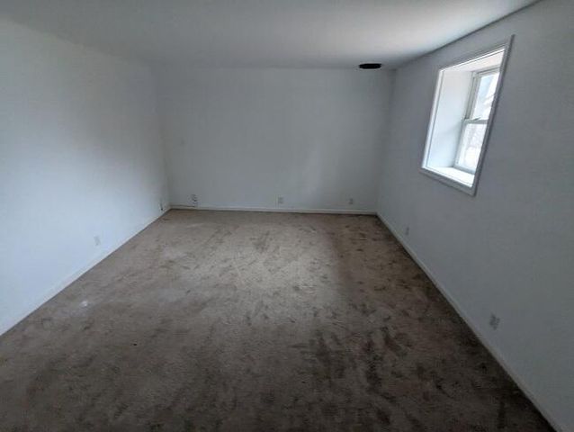 189 Ackerson Lake Drive, Jackson, MI 49201