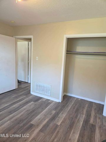 2009 Melvin Road, Pearl, MS 39208