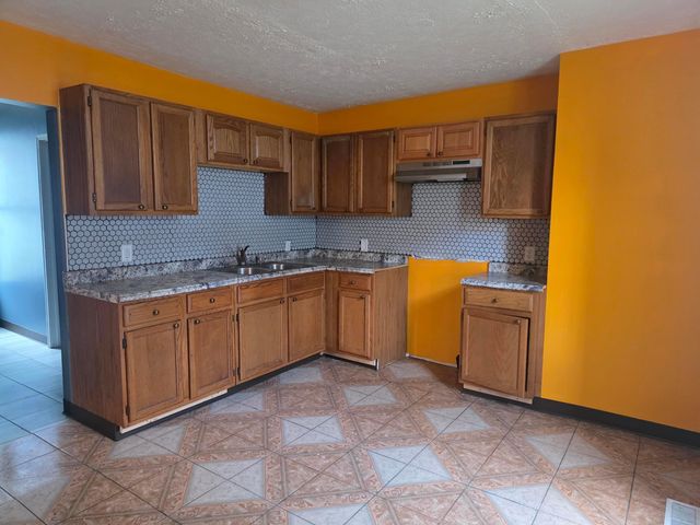 315 S Shaffer Street, Springfield, OH 45506