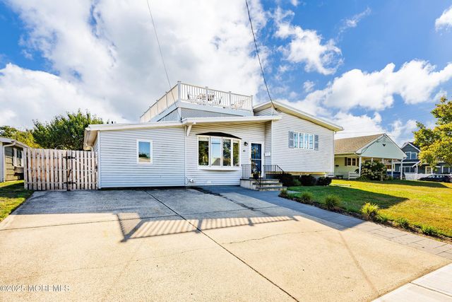 45 Stockton Lake Boulevard, Manasquan, NJ 08736