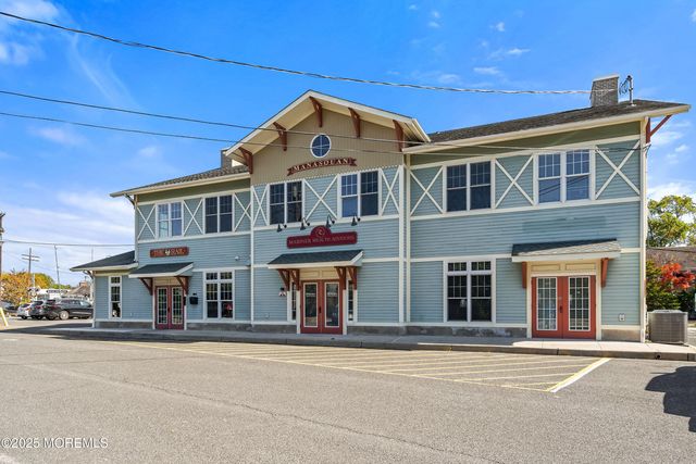 45 Stockton Lake Boulevard, Manasquan, NJ 08736