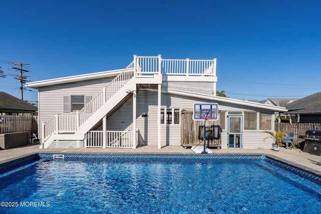 45 Stockton Lake Boulevard, Manasquan, NJ 08736