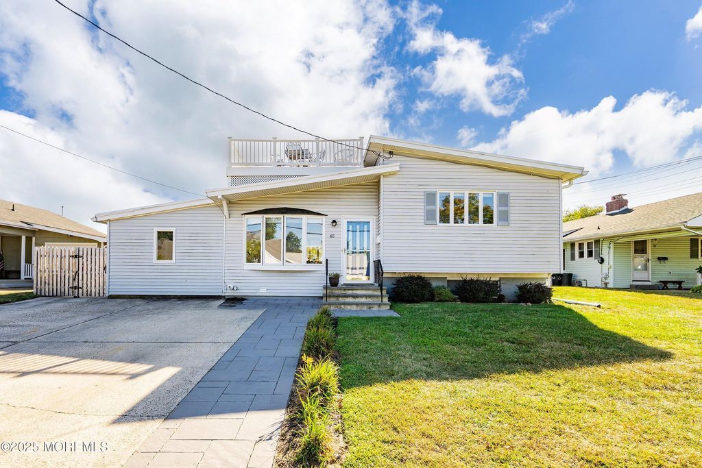 45 Stockton Lake Boulevard, Manasquan, NJ 08736