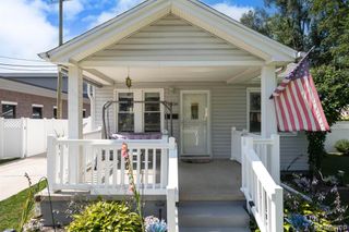 18435 Glenmore, Redford, MI 48240