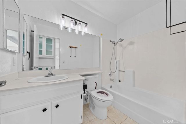 632 Springbrook 7, Irvine, CA 92614