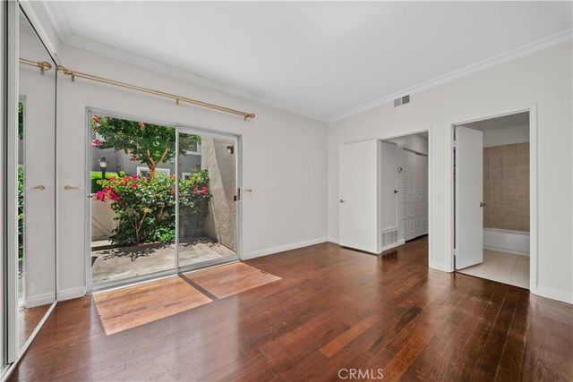 632 Springbrook 7, Irvine, CA 92614
