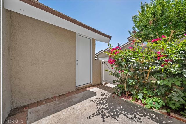 632 Springbrook 7, Irvine, CA 92614