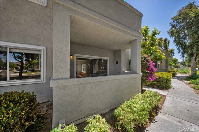 632 Springbrook 7, Irvine, CA 92614