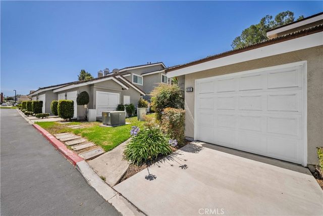 632 Springbrook 7, Irvine, CA 92614