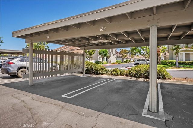 632 Springbrook 7, Irvine, CA 92614