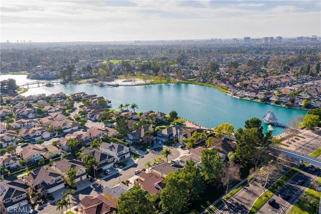 632 Springbrook 7, Irvine, CA 92614