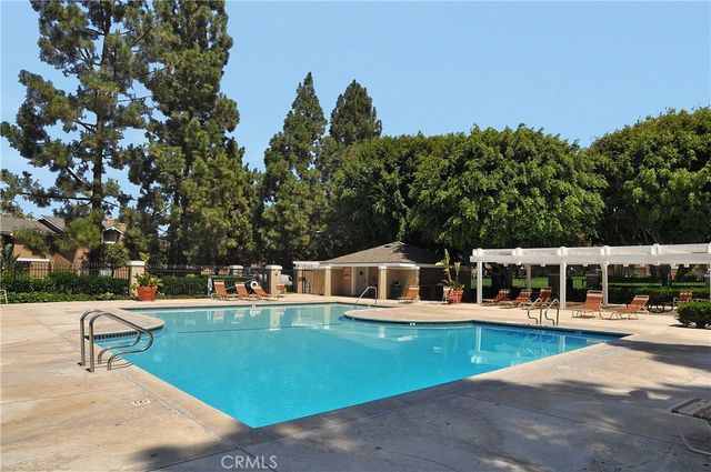 632 Springbrook 7, Irvine, CA 92614