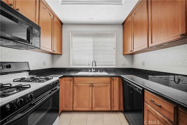632 Springbrook 7, Irvine, CA 92614