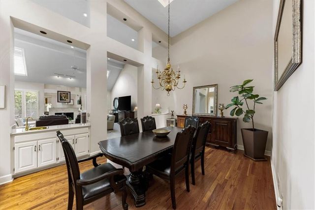 12520 Cedar Street, Leawood, KS 66209