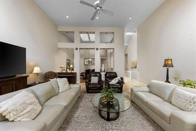 12520 Cedar Street, Leawood, KS 66209