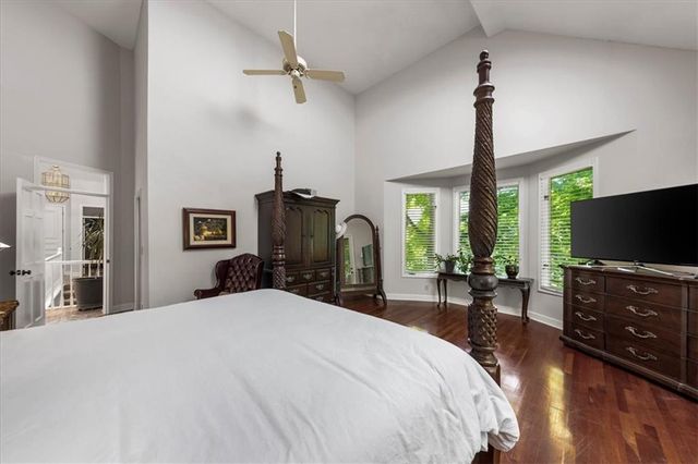 12520 Cedar Street, Leawood, KS 66209