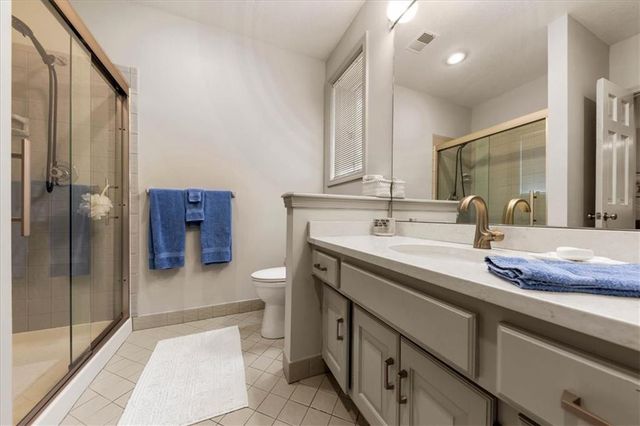 12520 Cedar Street, Leawood, KS 66209