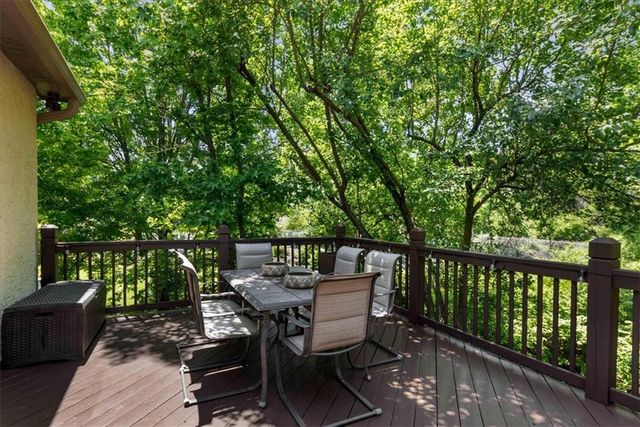 12520 Cedar Street, Leawood, KS 66209