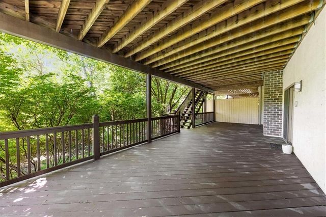 12520 Cedar Street, Leawood, KS 66209