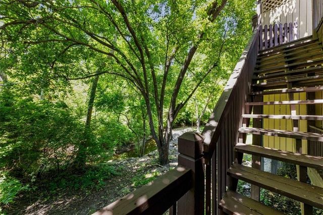 12520 Cedar Street, Leawood, KS 66209