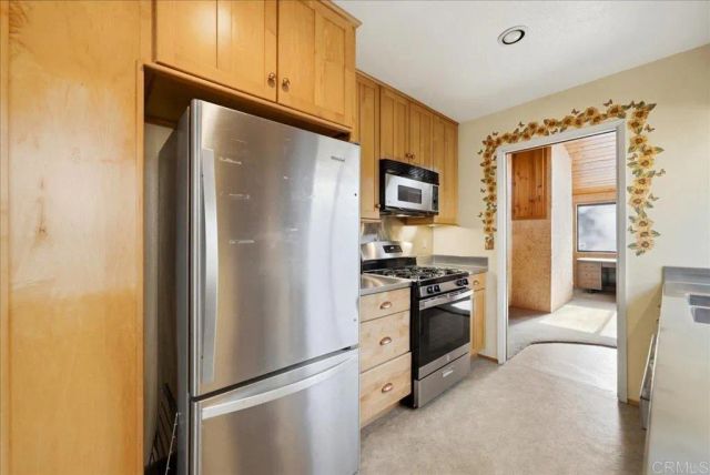 13027 Via Del Valedor, San Diego, CA 92129