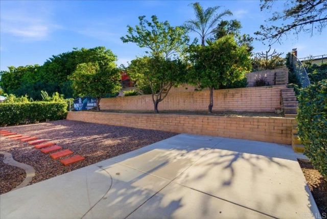 13027 Via Del Valedor, San Diego, CA 92129