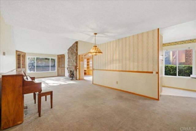 13027 Via Del Valedor, San Diego, CA 92129