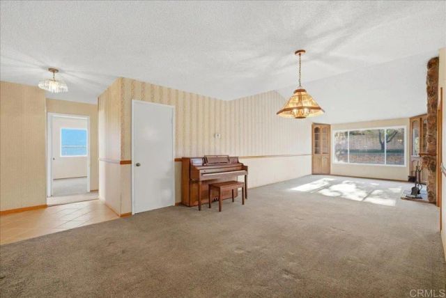 13027 Via Del Valedor, San Diego, CA 92129